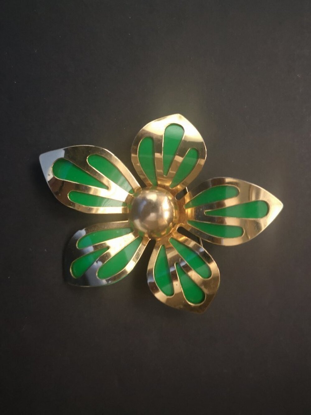 Vintage Gold Tone w/ Green Enamel Floral Open Work 5 Petal Brooch w/ Raised Dome